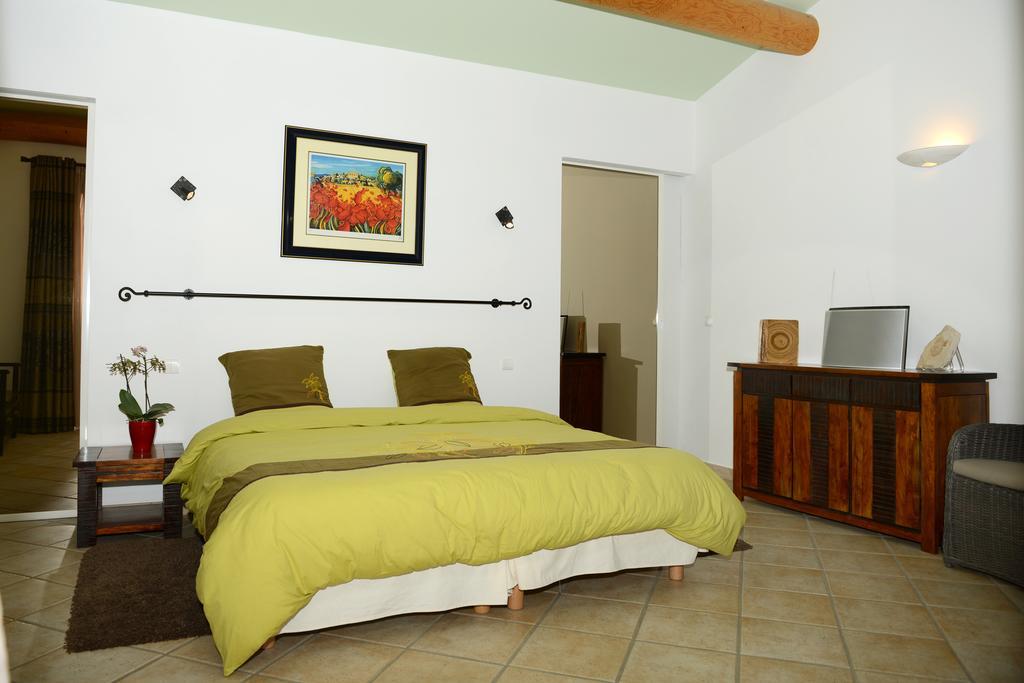 Mas De Carabelle Bed and Breakfast La Roque-Alric Rum bild
