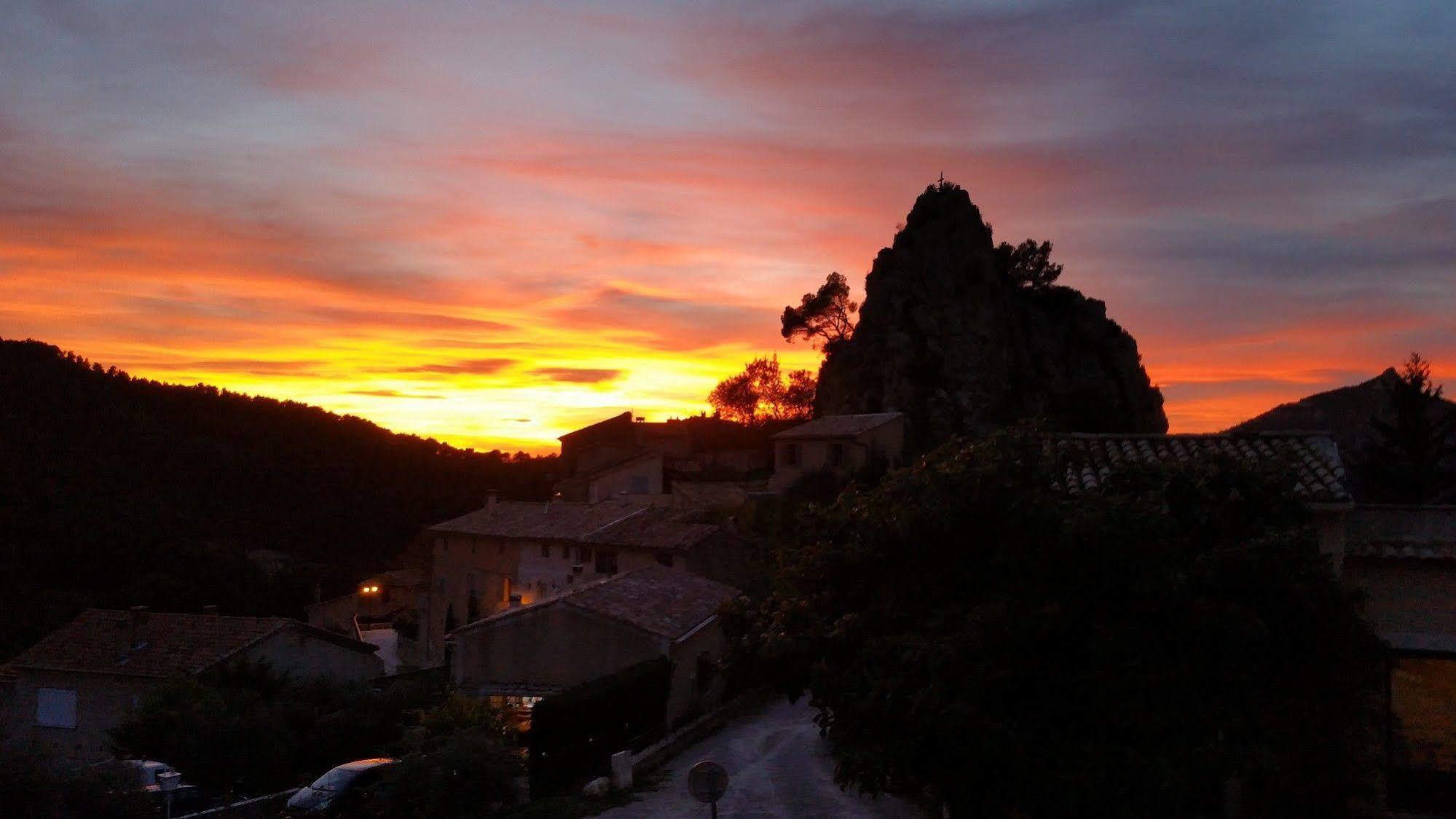 Mas De Carabelle Bed and Breakfast La Roque-Alric Exteriör bild